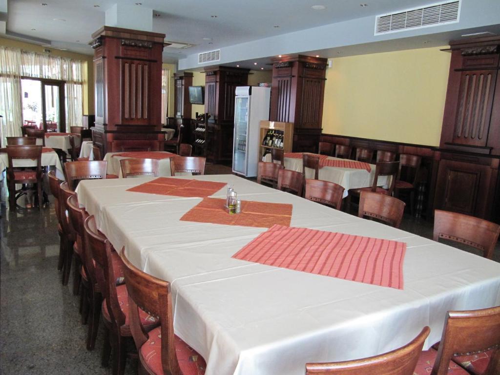 Hotel Maverick